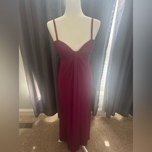 Women’s formal gown! Laundry by Shelli Segal. Size 4.